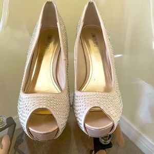 Jennifer Lopez open toed heels